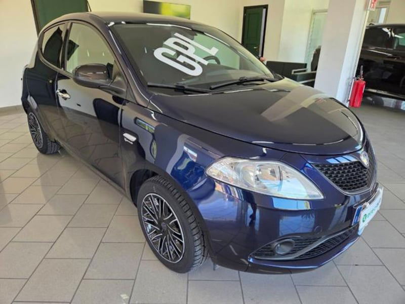 Lancia Ypsilon 1.2 69 CV 5 porte GPL Gold Plus