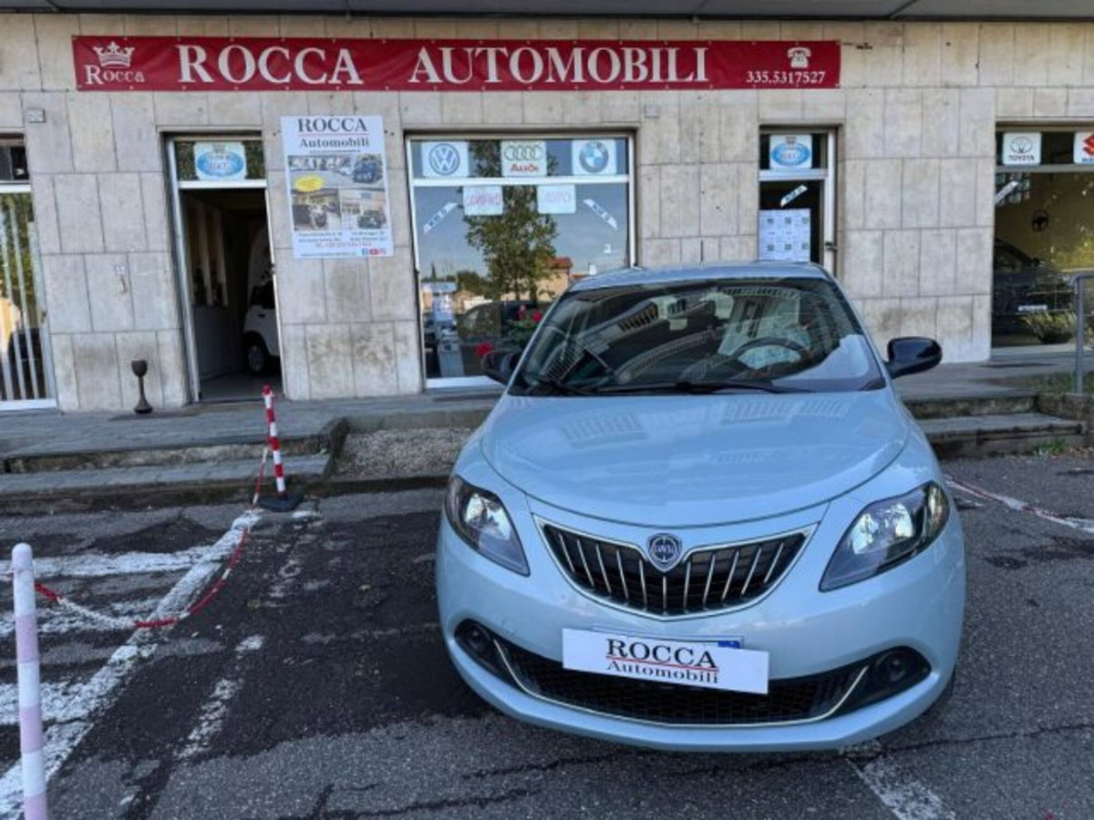 Lancia Ypsilon 1.0 FireFly 5 porte S&S Hybrid Ecochic Silver