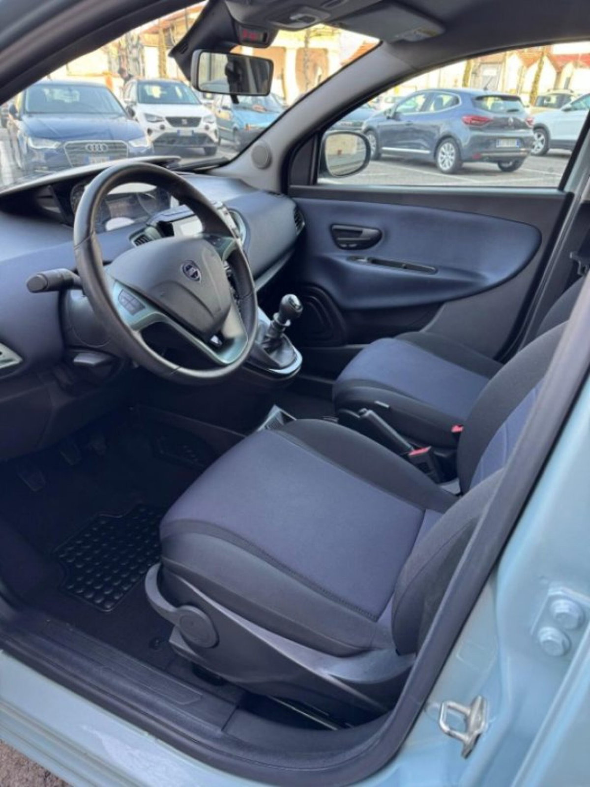 Lancia Ypsilon 1.0 FireFly 5 porte S&S Hybrid Ecochic Silver (11)