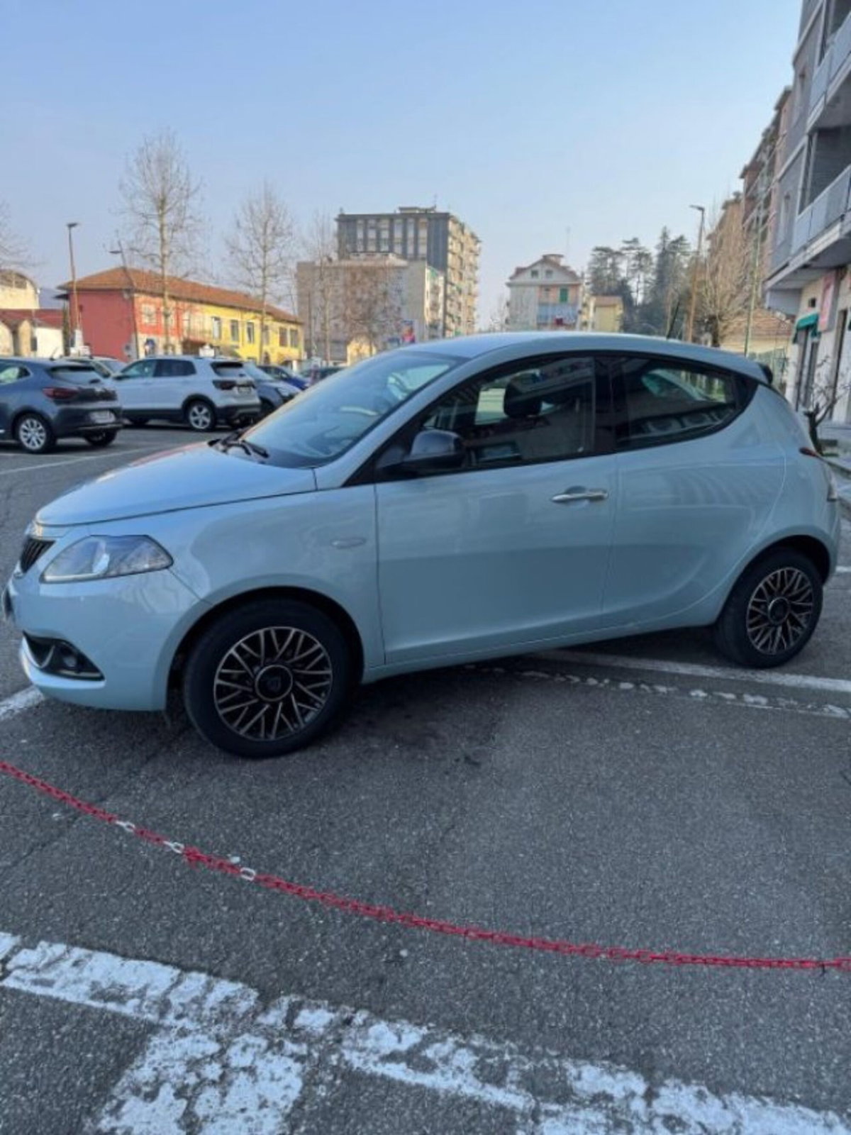 Lancia Ypsilon 1.0 FireFly 5 porte S&S Hybrid Ecochic Silver (4)