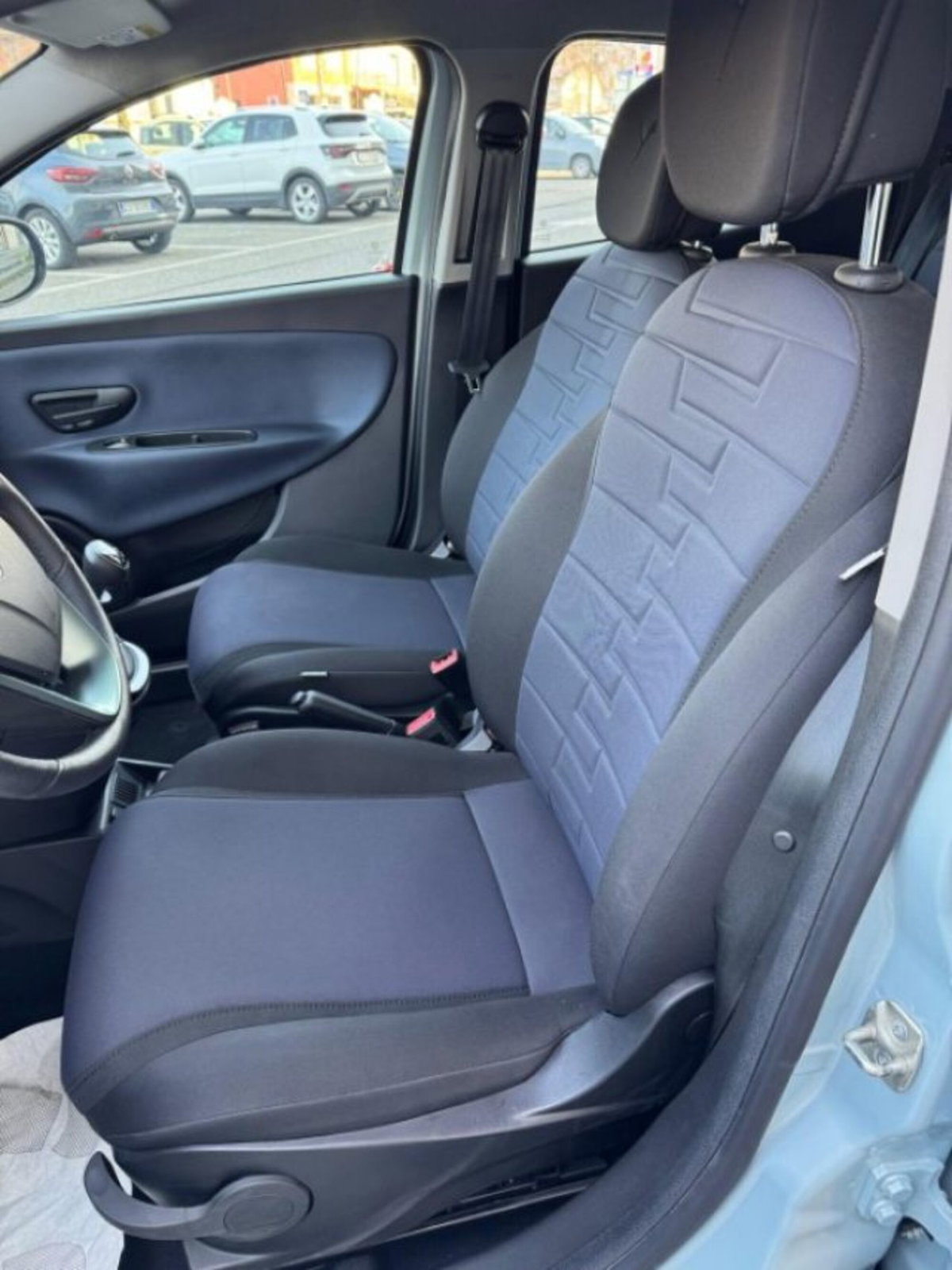 Lancia Ypsilon 1.0 FireFly 5 porte S&S Hybrid Ecochic Silver (8)