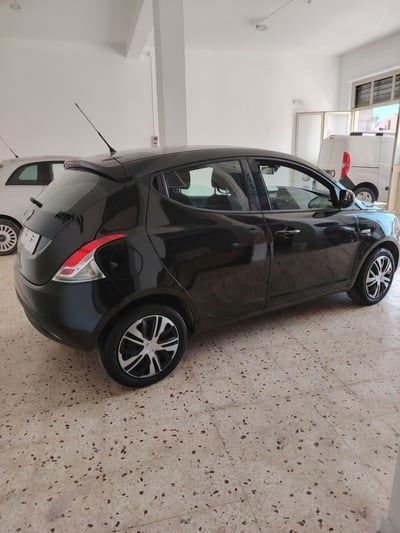Lancia Ypsilon 1.2 69 CV 5 porte Elefantino usata
