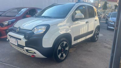 Fiat Panda 1.0 FireFly S&S Hybrid City Cross usata