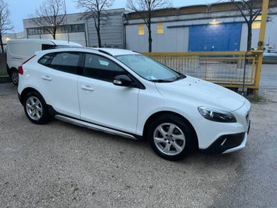 Volvo V40 Cross Country D2 1.6 Powershift Momentum usata