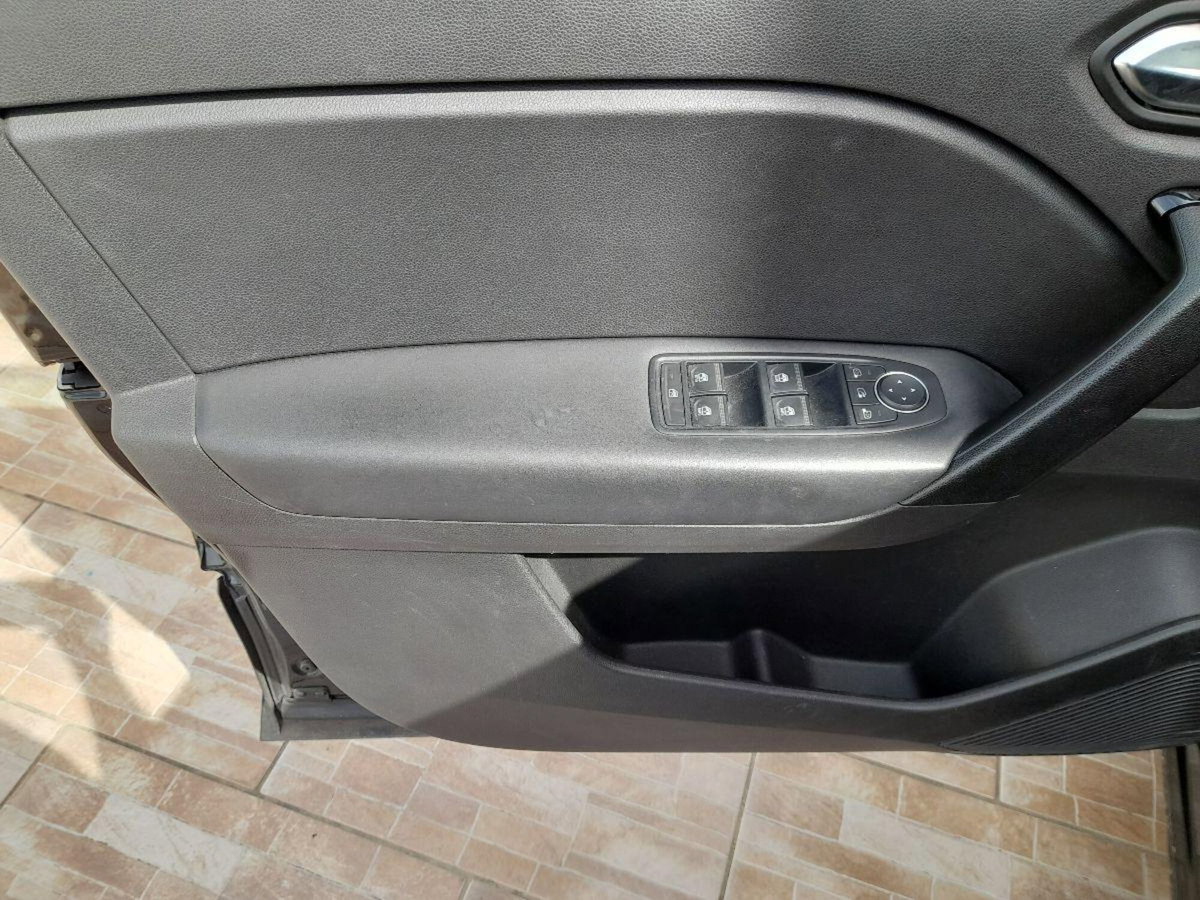 Renault Captur Blue dCi 95 CV Business (15)