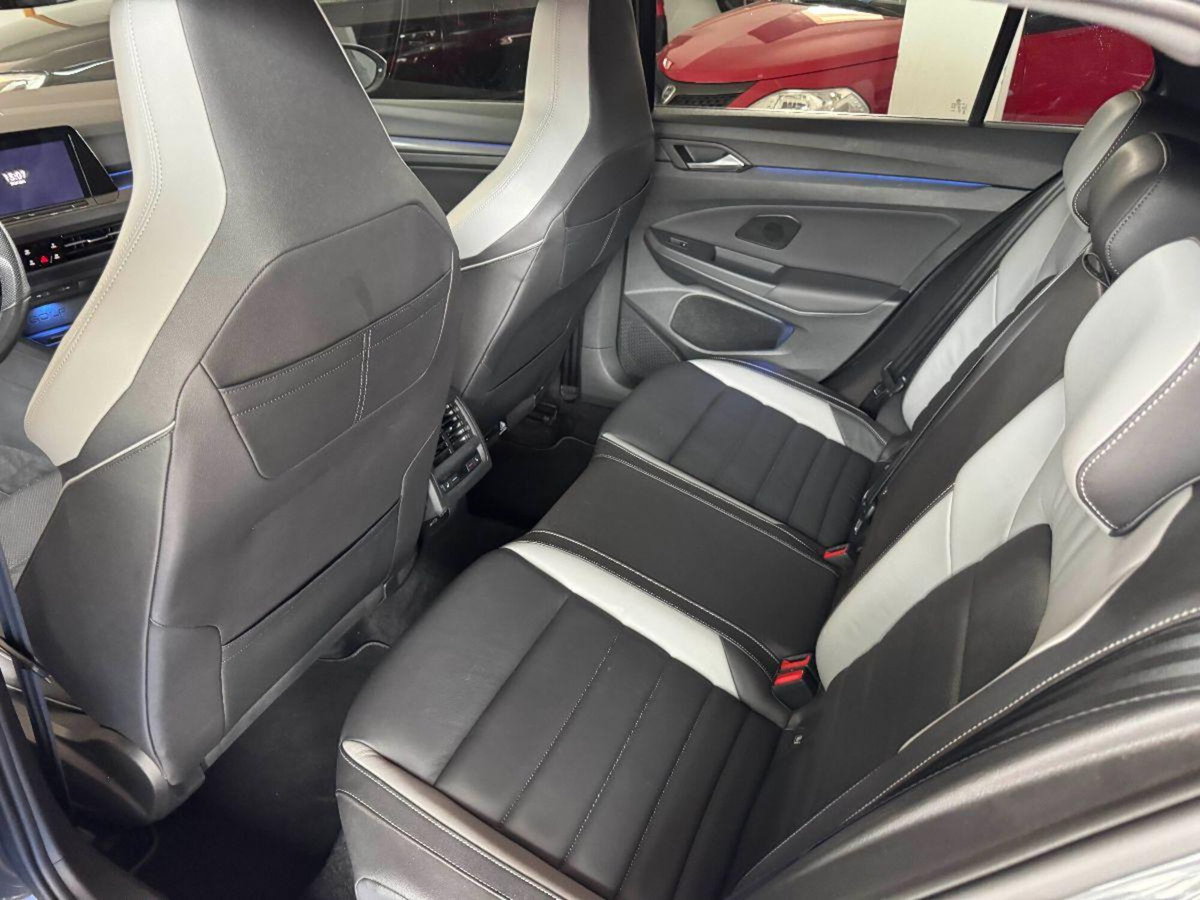 Volkswagen Golf 2.0 TDI GTD DSG (8)