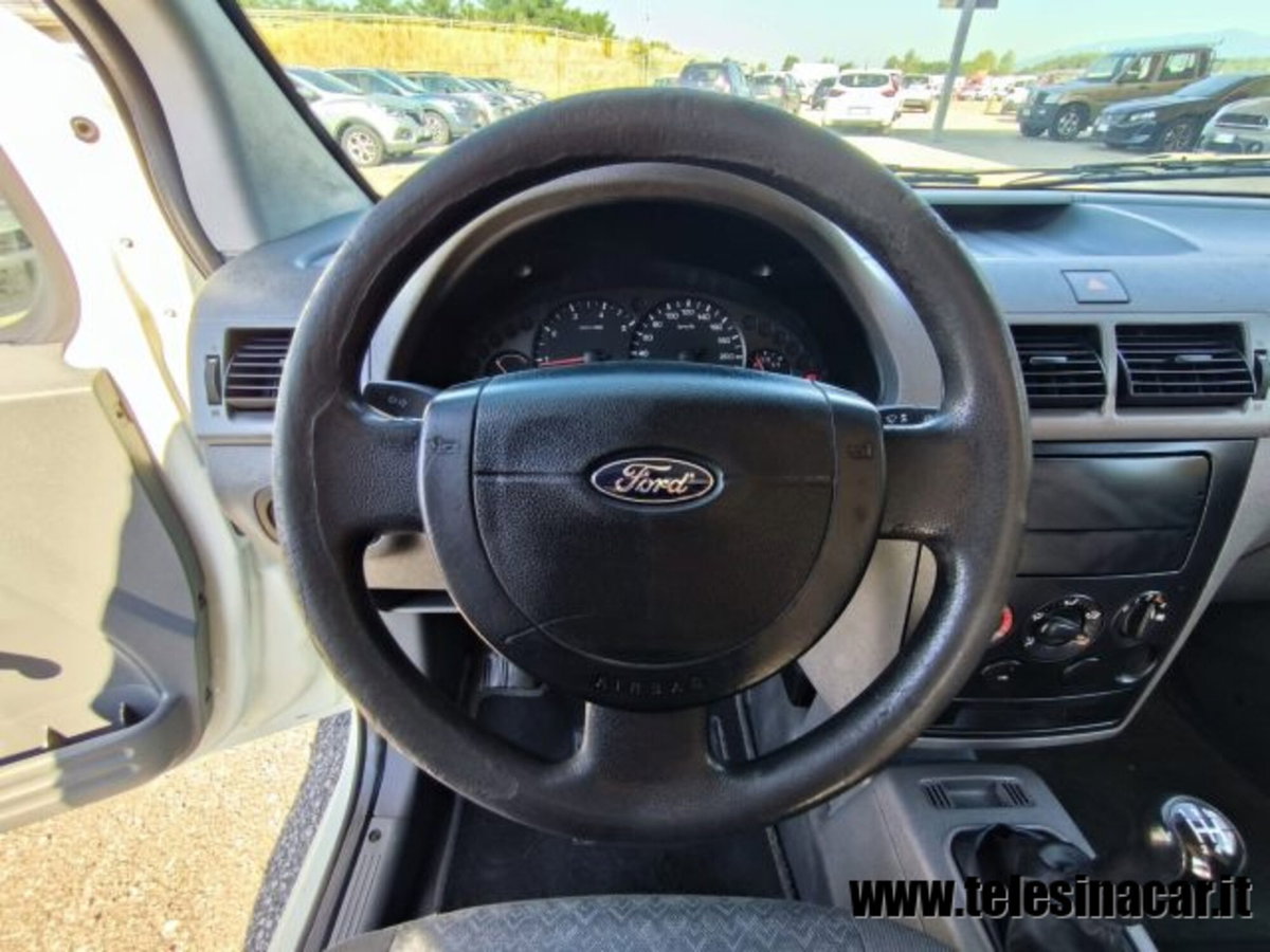 Ford Transit Connect  200S 1.8 TDCi/75CV PC (16)