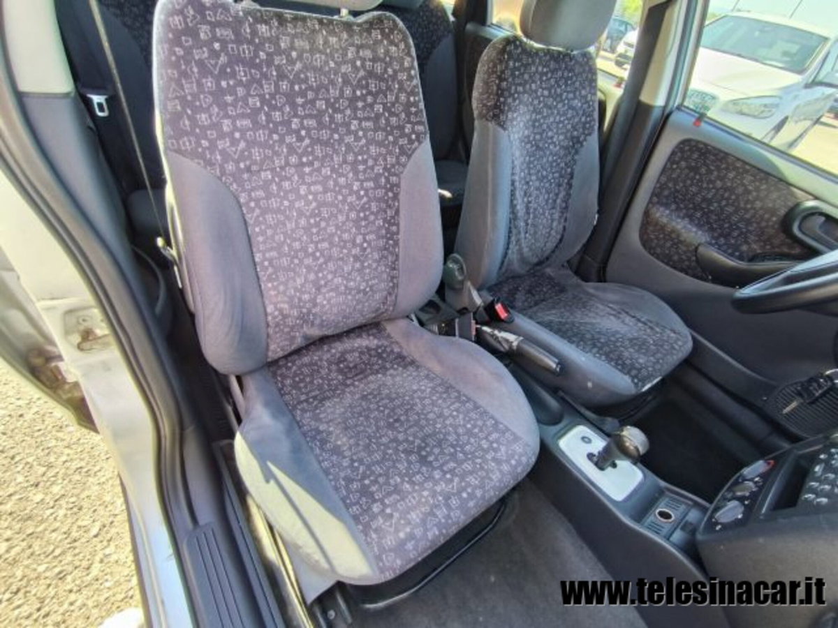Opel Corsa 1.2i 16V cat 5 porte 'Njoy (15)