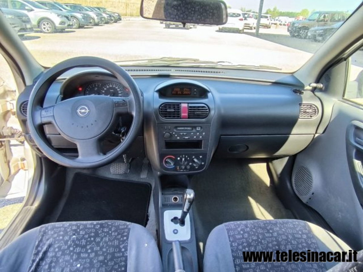 Opel Corsa 1.2i 16V cat 5 porte 'Njoy (7)