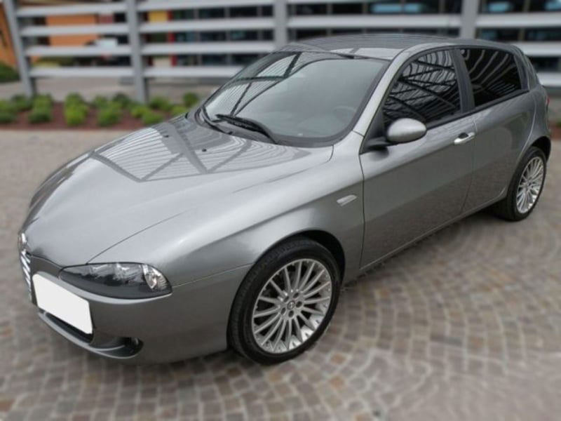 Alfa Romeo 147 1.9 JTD (115) 3 porte Distinctive