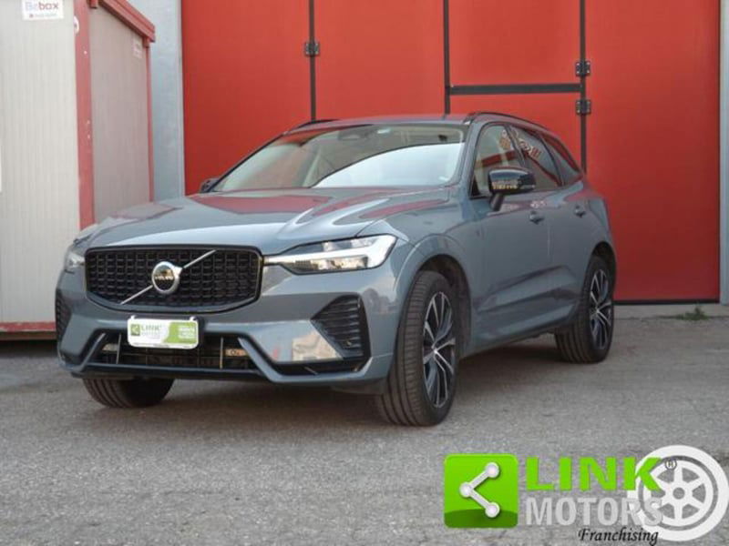 Volvo XC60 B4 (d) AWD automatico Plus Dark