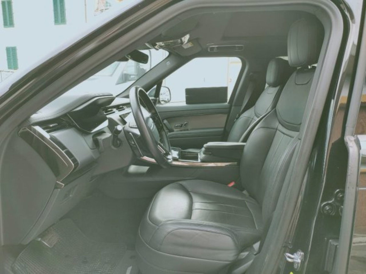 Land Rover Range Rover Sport 3.0D l6 249 CV HSE Dynamic Stealth (9)