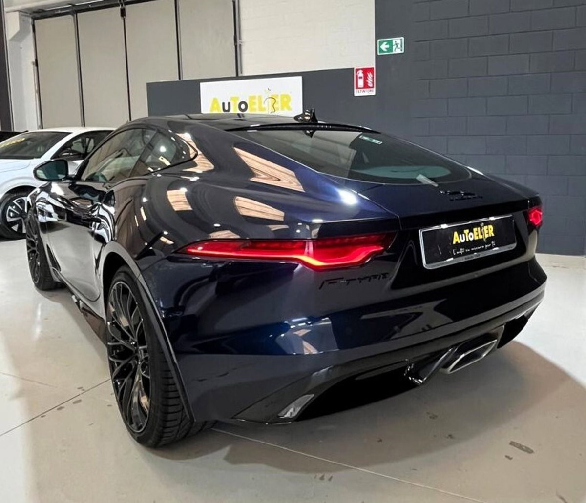 Jaguar F-Type Coupé 2.0 aut. Coupé R-Dynamic Black (9)