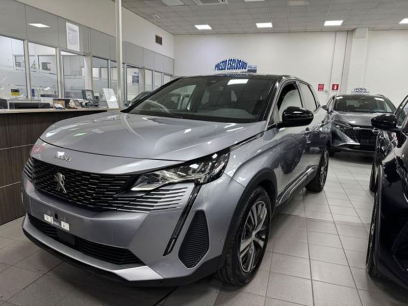 Peugeot 3008 73 kWh Allure 210cv