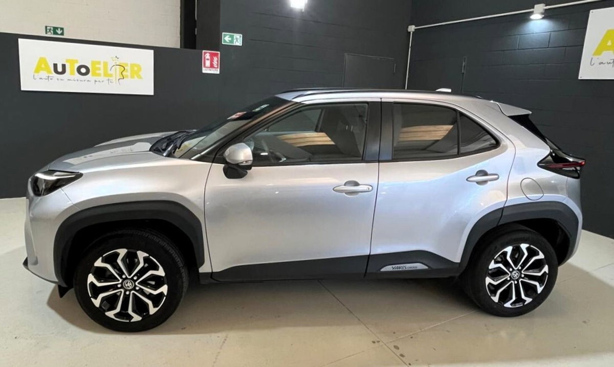 Toyota Yaris Cross 1.5 Hybrid 5p. E-CVT Trend (3)