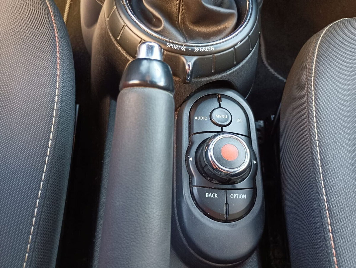 MINI Mini 1.5 Cooper D (15)