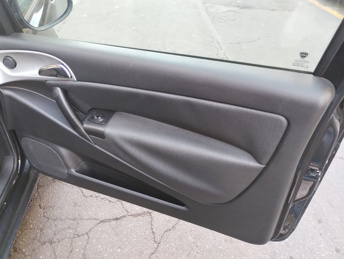Lancia Ypsilon 1.3 MJT 75 CV Diva (10)