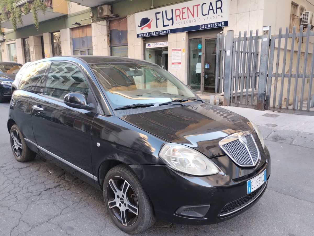 Lancia Ypsilon 1.3 MJT 75 CV Diva (5)
