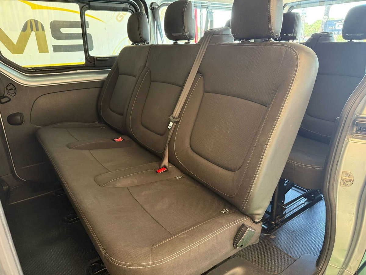 Nissan Primastar 2.0 dCi 150CV Aut PL-TN Bus (11)