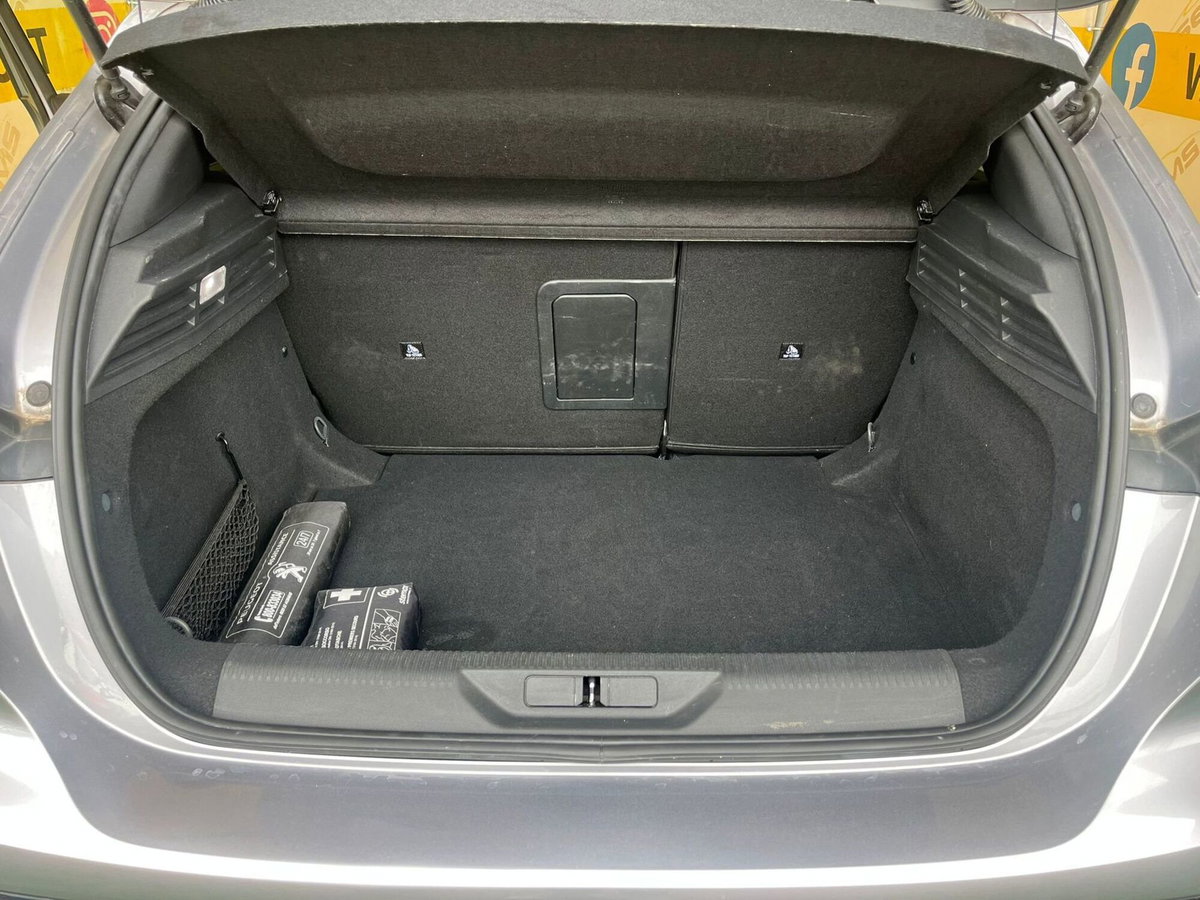 Peugeot 308 BlueHDi 130 S&S EAT8 Allure Pack (13)