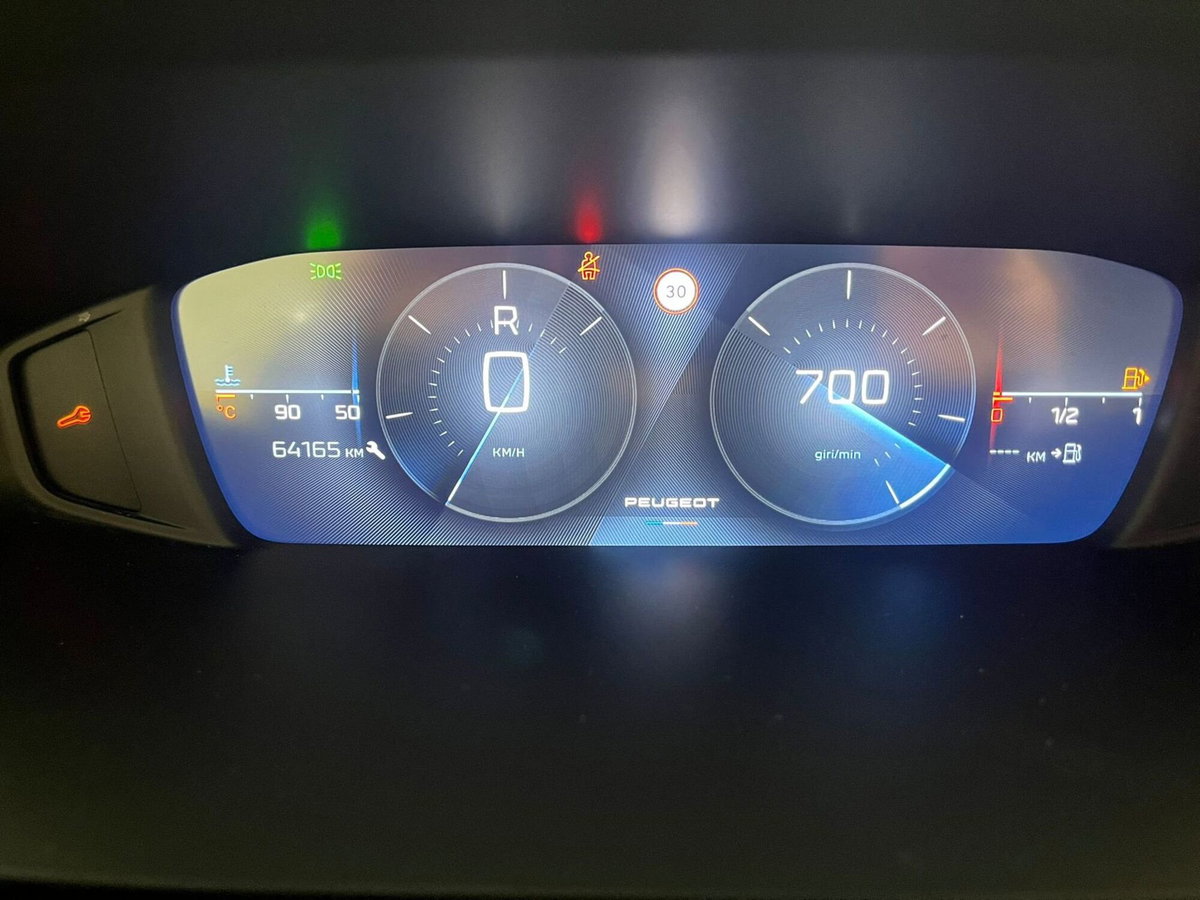 Peugeot 308 BlueHDi 130 S&S EAT8 Allure Pack (9)
