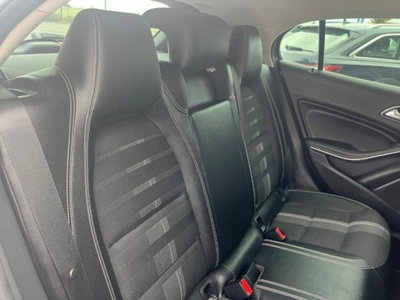 Mercedes-Benz GLA SUV 200 d Automatic 4Matic Sport (10)