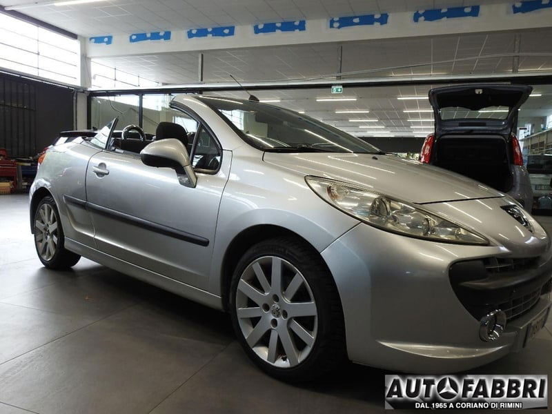 Peugeot 207 Cabrio HDi 110CV CC Féline