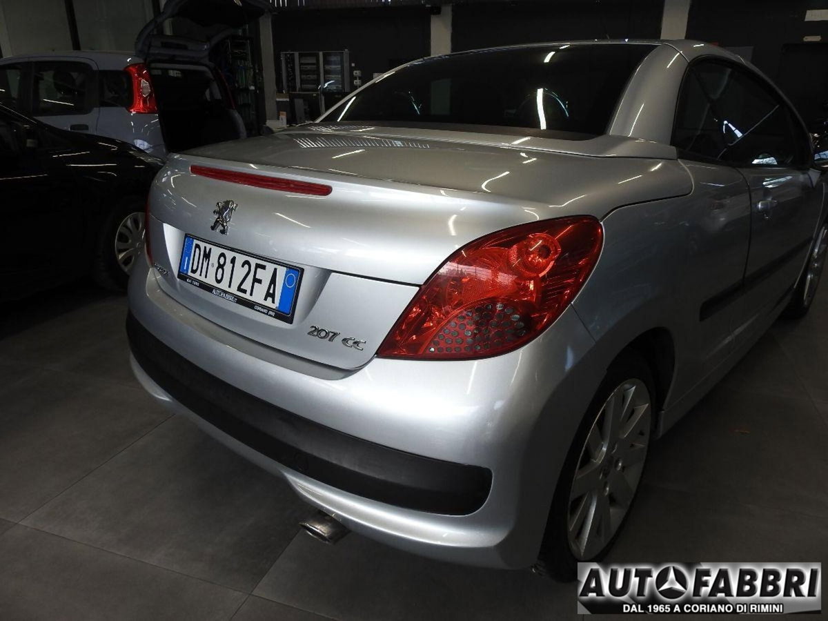 Peugeot 207 Cabrio HDi 110CV CC Féline (12)
