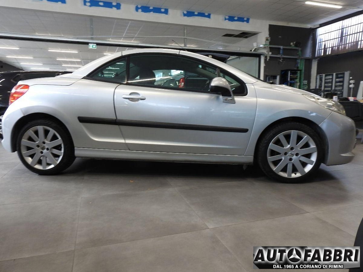 Peugeot 207 Cabrio HDi 110CV CC Féline (13)