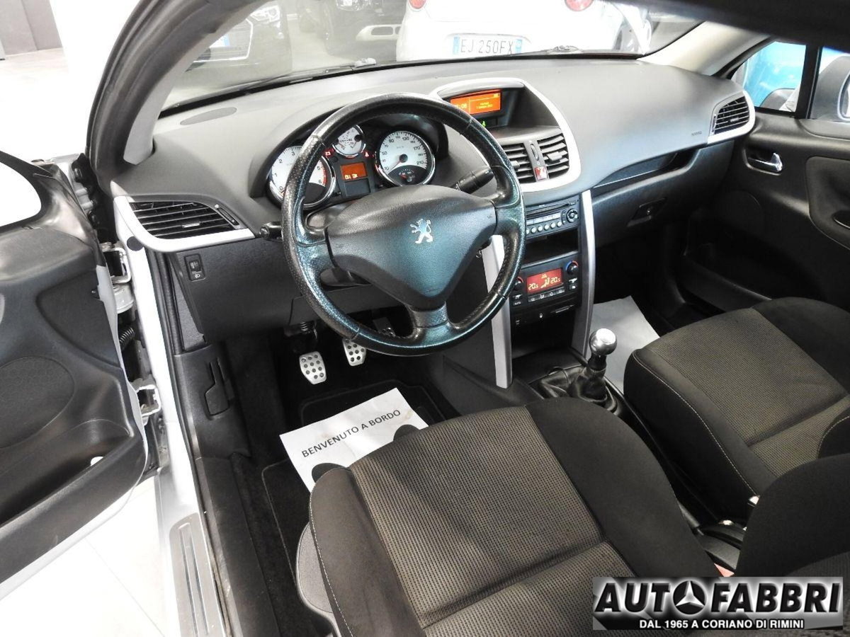 Peugeot 207 Cabrio HDi 110CV CC Féline (18)