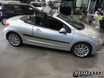 Peugeot 207 Cabrio HDi 110CV CC Féline (2)