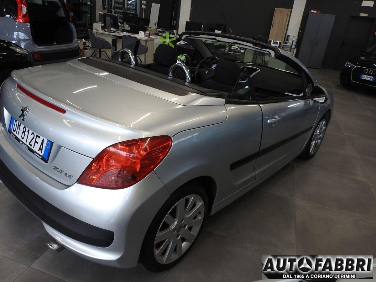 Peugeot 207 Cabrio HDi 110CV CC Féline (3)