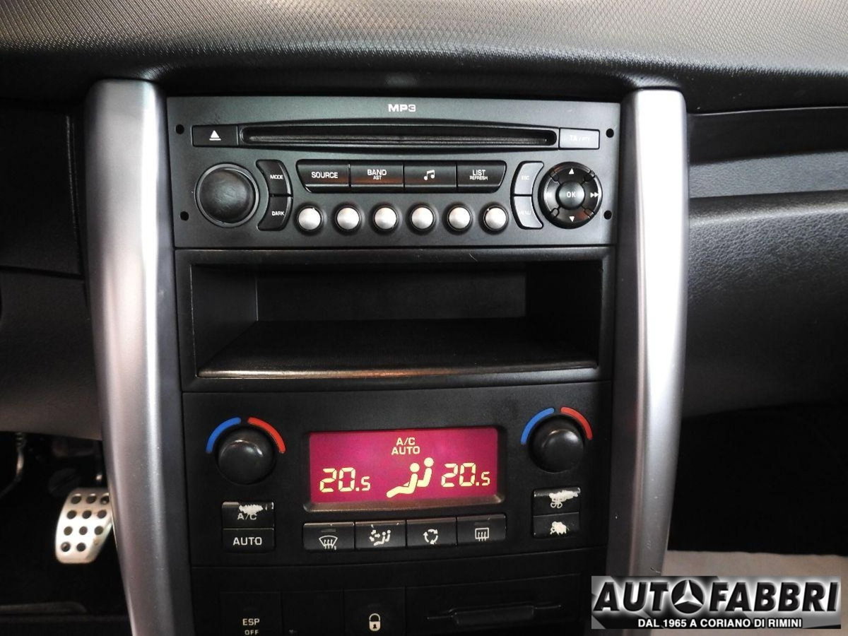Peugeot 207 Cabrio HDi 110CV CC Féline (8)
