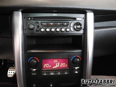 Peugeot 207 Cabrio HDi 110CV CC Féline (8)