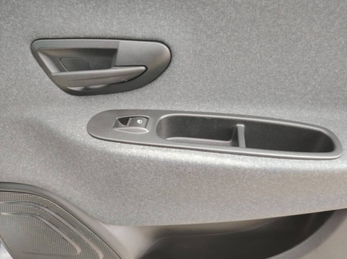 Lancia Ypsilon 1.0 FireFly 5 porte S&S Hybrid Silver Plus (17)