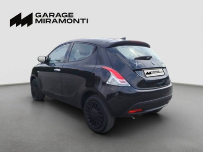 Lancia Ypsilon 1.0 FireFly 5 porte S&S Hybrid Silver Plus (4)