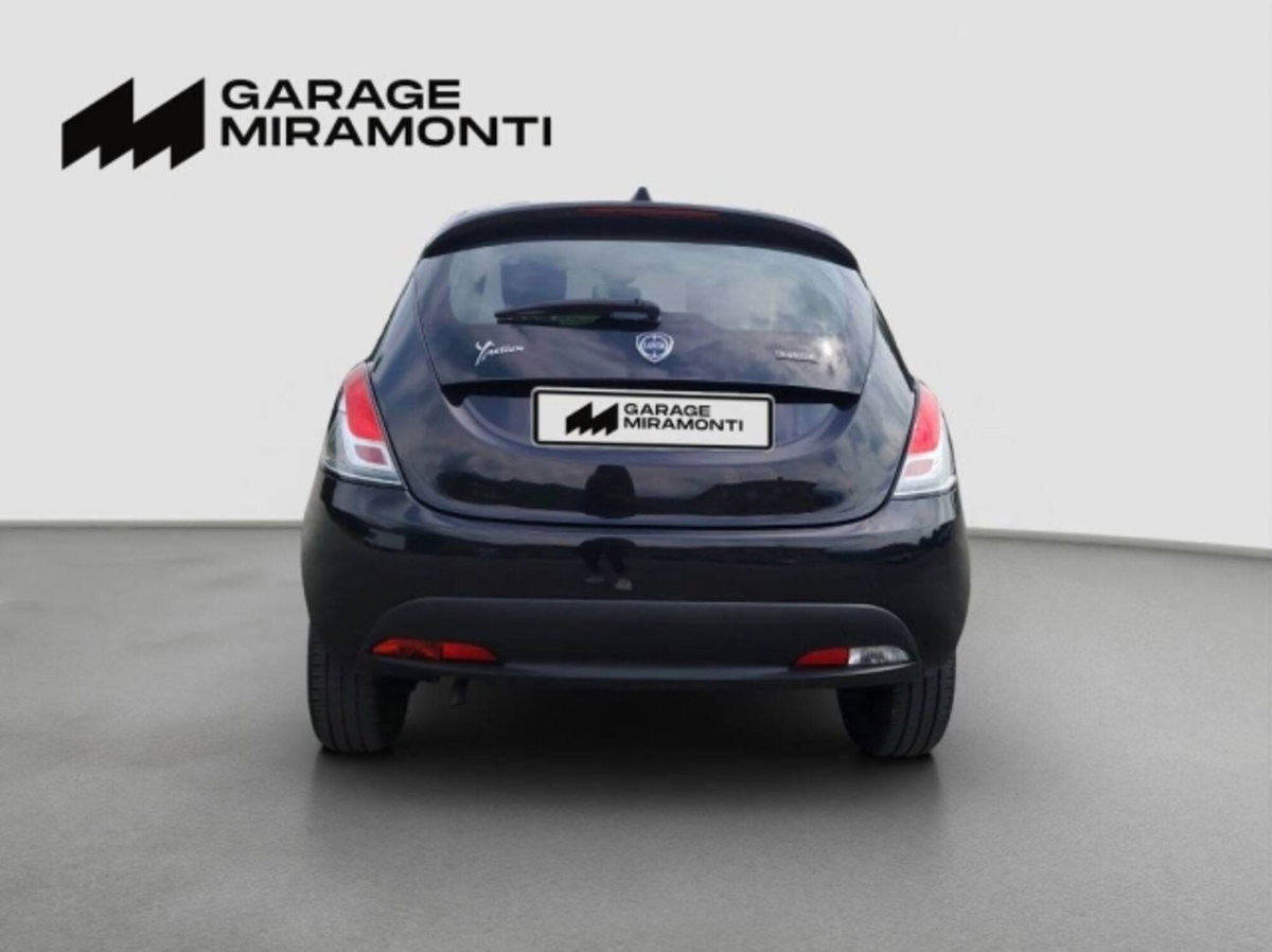 Lancia Ypsilon 1.0 FireFly 5 porte S&S Hybrid Silver Plus (5)