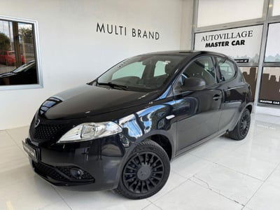 Lancia Ypsilon 1.2 69 CV 5 porte Silver usata