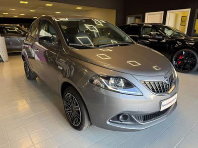 Lancia Ypsilon 1.0 FireFly 5 porte S&S Hybrid Ecochic Gold usata