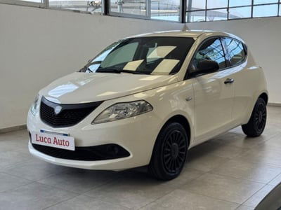 Lancia Ypsilon 1.0 FireFly 5 porte S&S Hybrid Ecochic A. Ferretti usata
