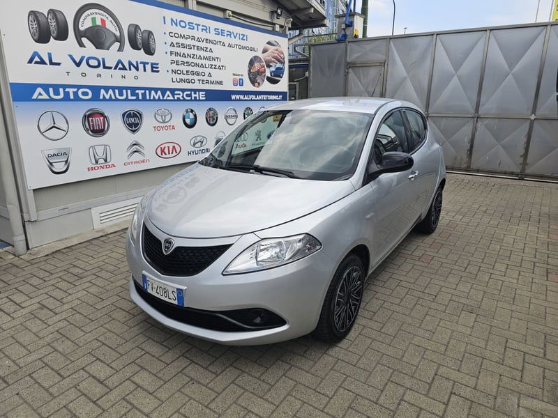 Lancia Ypsilon 1.2 69 CV 5 porte Platinum