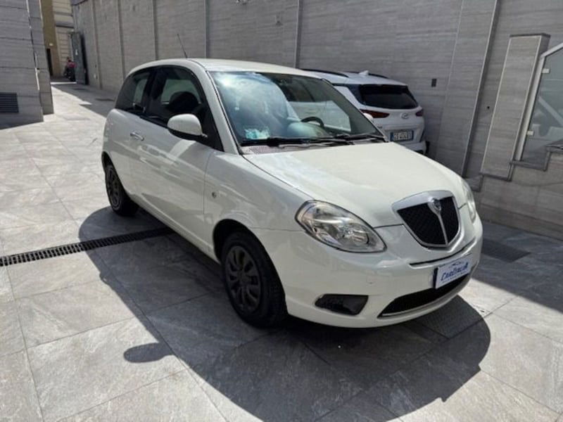 Lancia Ypsilon 1.2 Versus