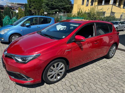 Toyota Auris 1.8 Hybrid Lounge usata