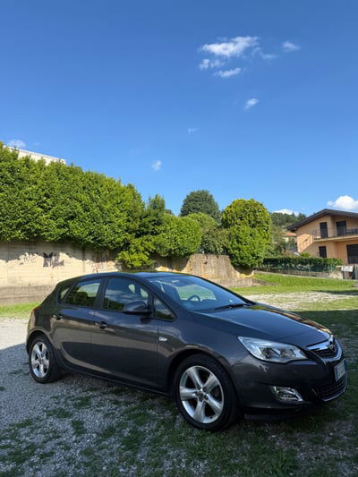 Opel Astra 1.6 115CV 5 porte aut. Cosmo usata