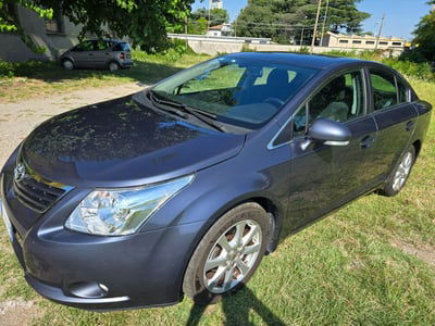 Toyota Avensis 2.0 D-4D Sol usata