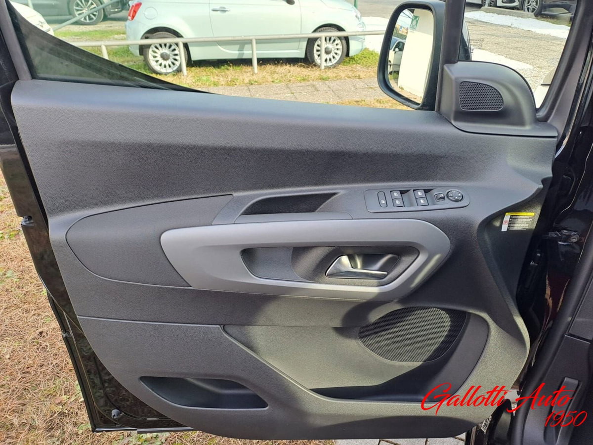 Fiat Doblò combi N1 1.5 diesel 130cv (16)