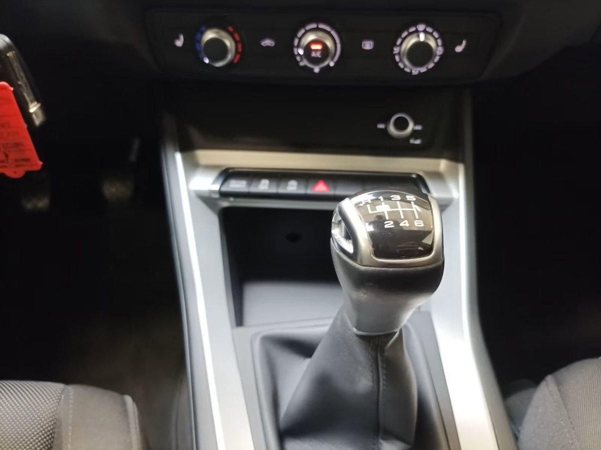 Audi Q3 35 TFSI S line edition (11)