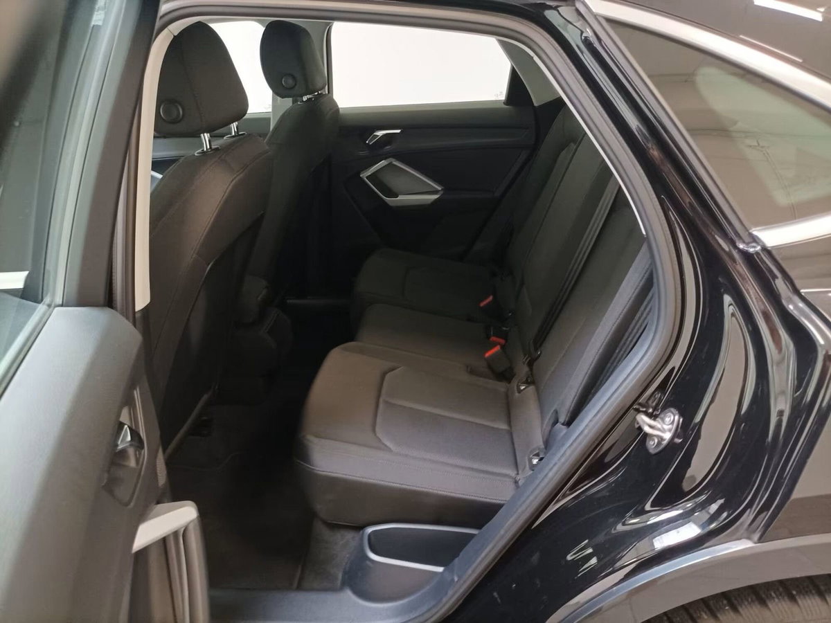 Audi Q3 35 TFSI S line edition (16)