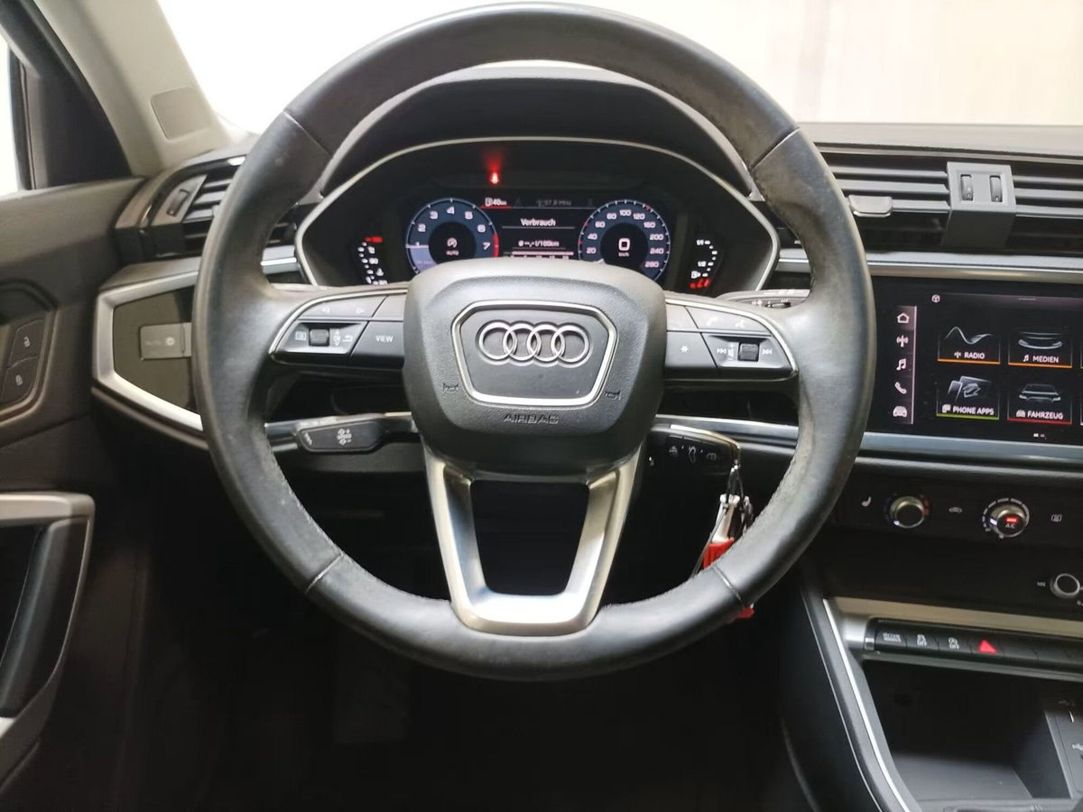 Audi Q3 35 TFSI S line edition (9)