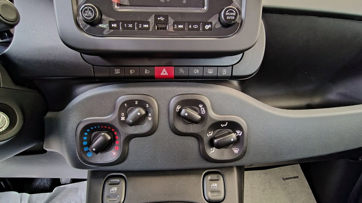 Fiat Panda 1.0 FireFly S&S Hybrid City Cross (10)